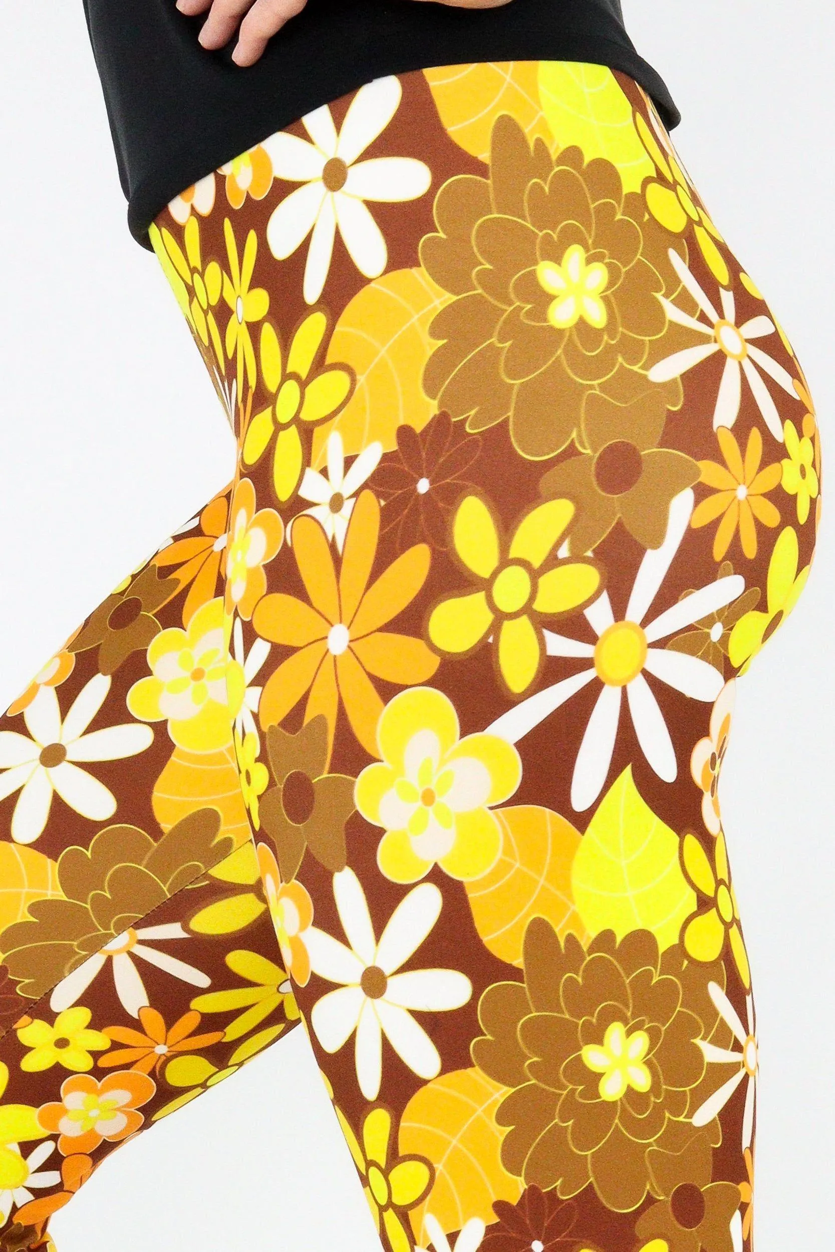 70s Flower - Casual Capri Leggings