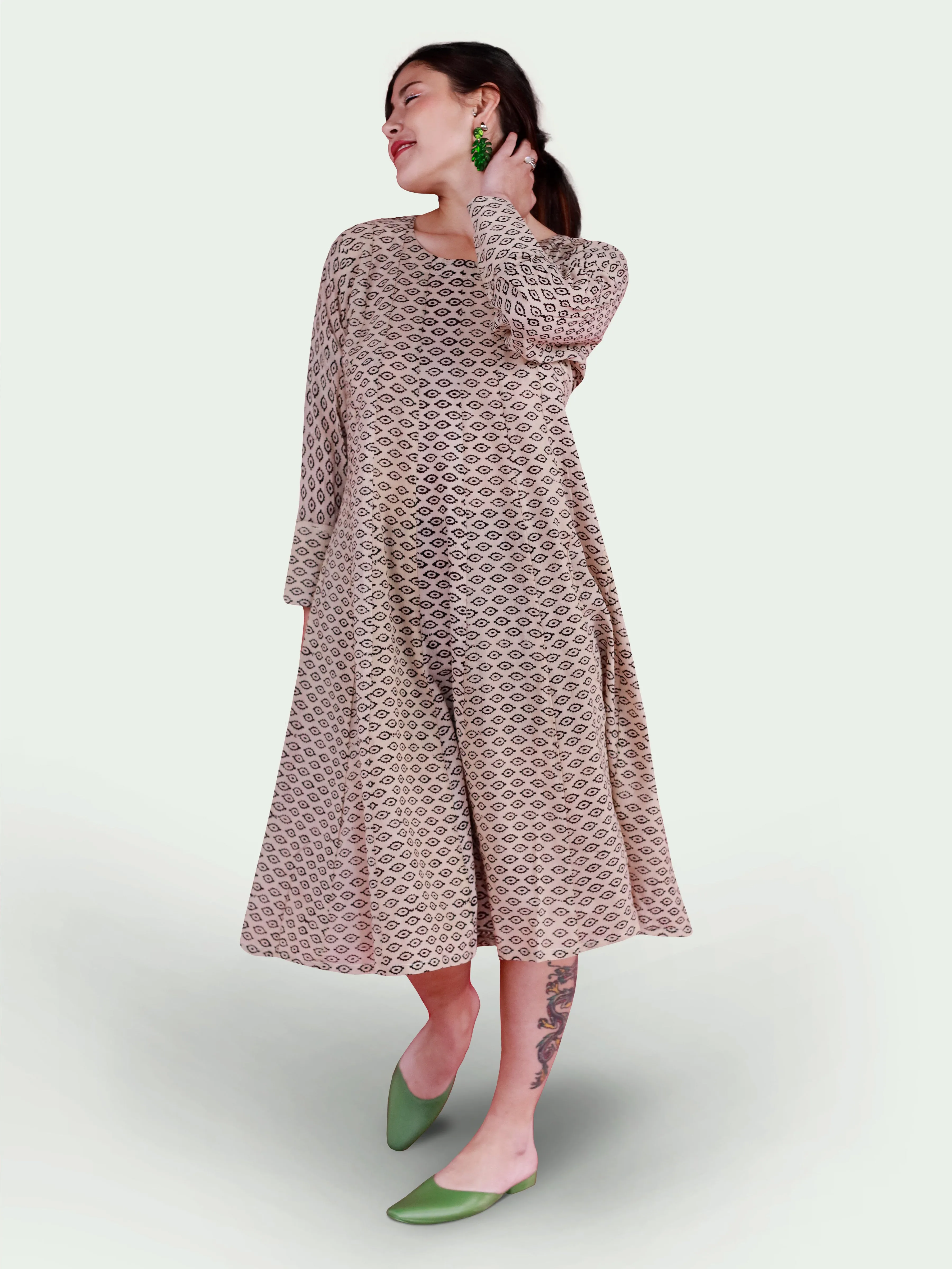 Almond Eyes Midi Dress