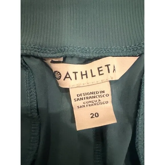 Athleta Brooklyn Womens Green Shorts New Size 20