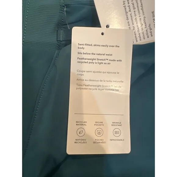Athleta Brooklyn Womens Green Shorts New Size 20
