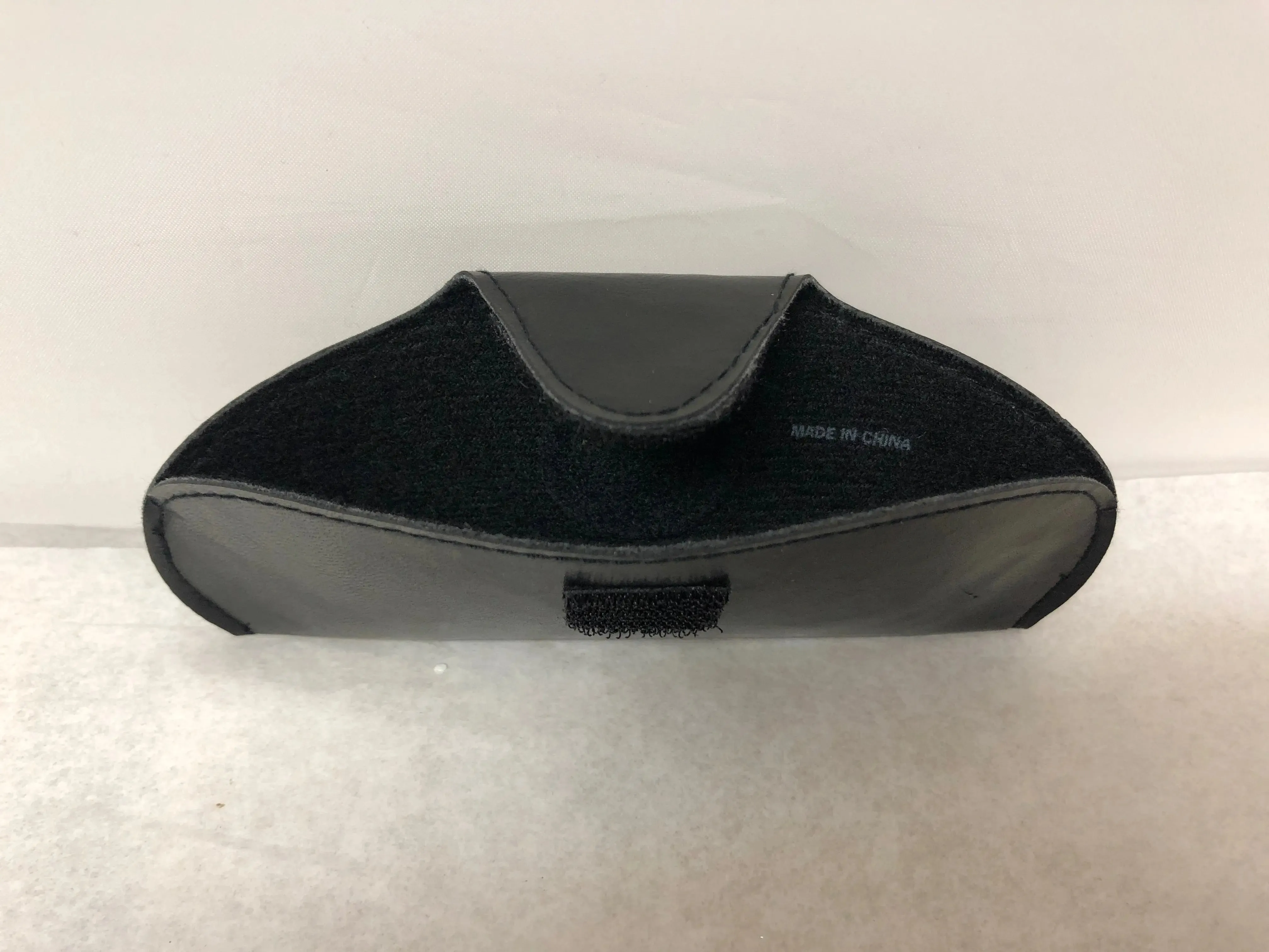 Black Optical Eyeglass Tab Close Soft Case and Storage | KMOPT-131