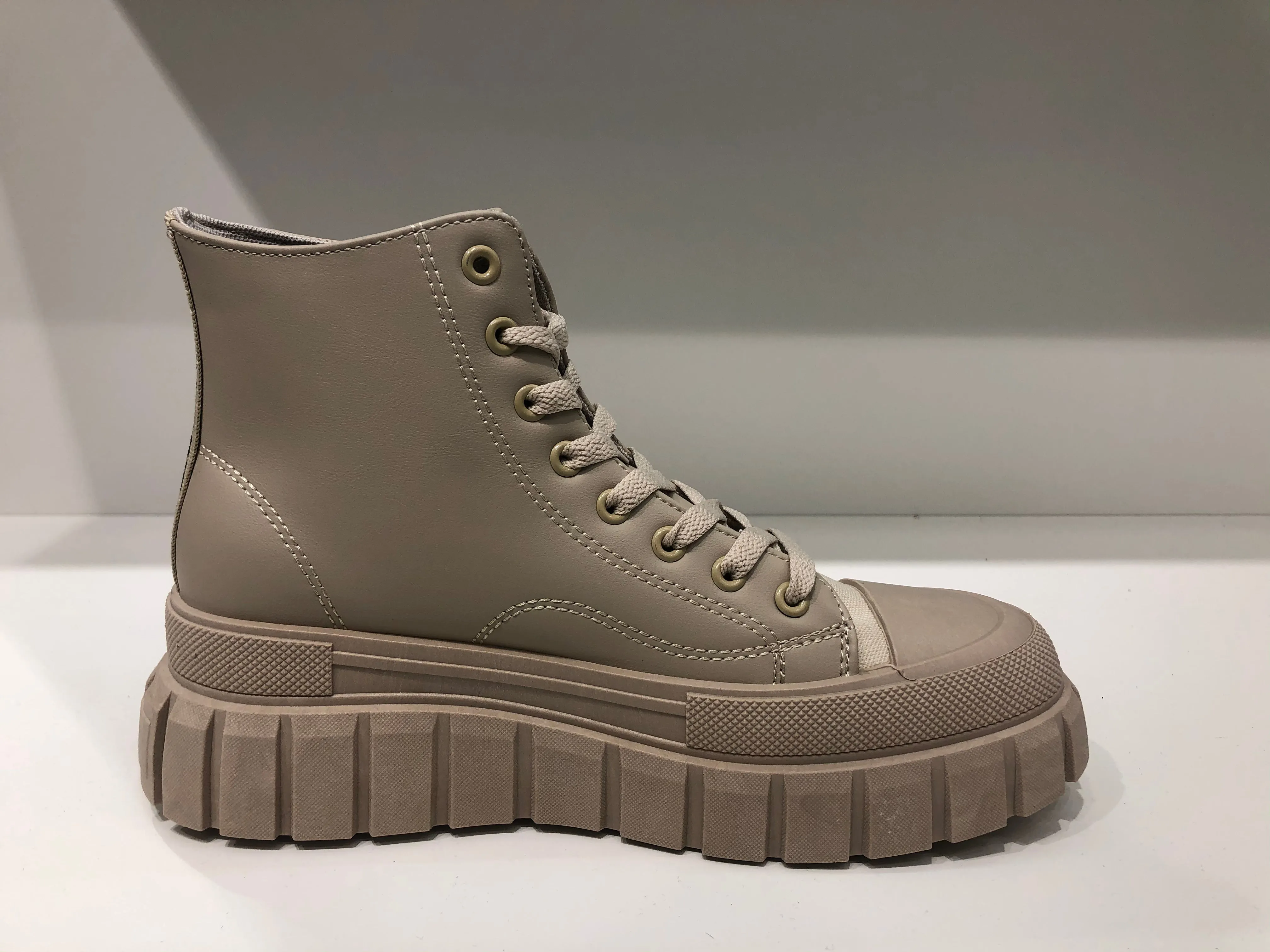 CITY TAUPE