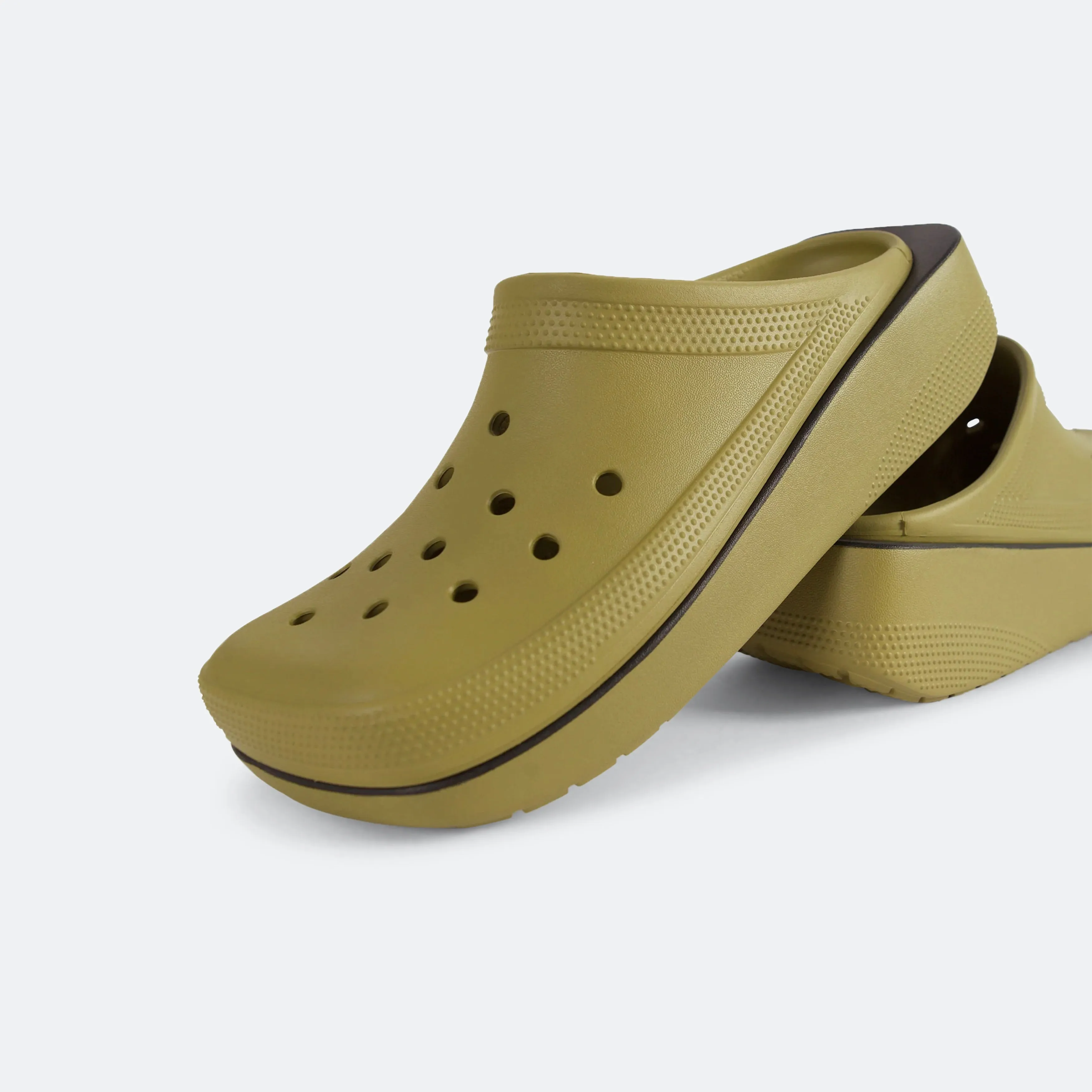 Crocs Blunt Toe Painted Edges - Aloe