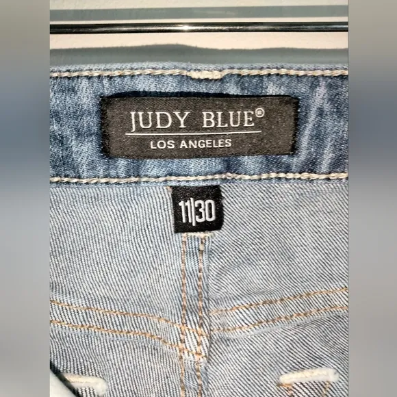 Judy Blue (Size 11/30) Medium Wash Distressed High Waisted Stretch Denim Jeans