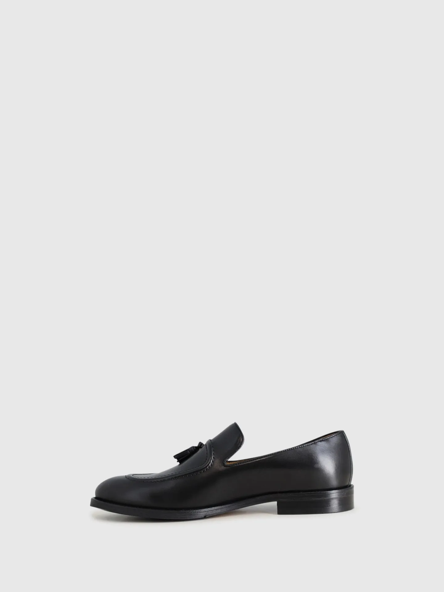 Loafers com Ponta Redonda em Preto