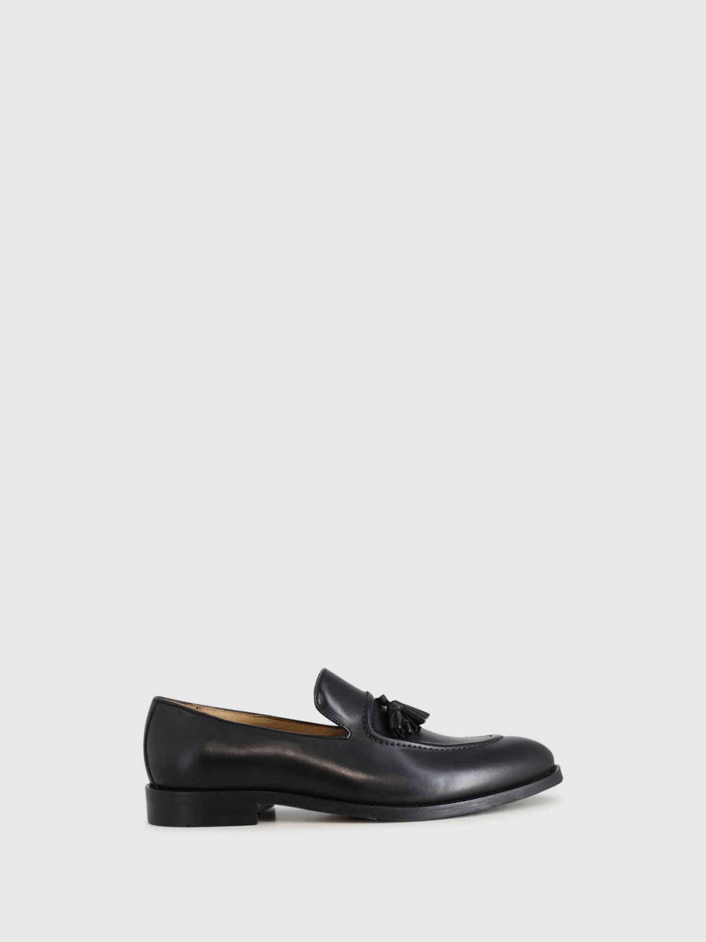 Loafers com Ponta Redonda em Preto