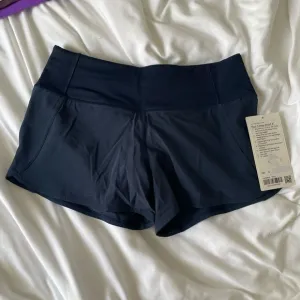 Lululemon true navy run times short NWT 4