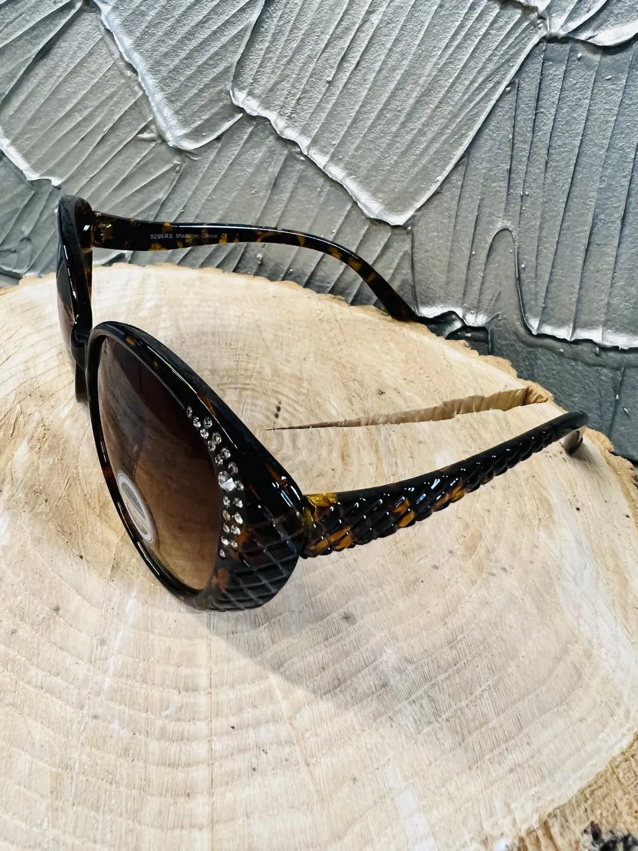 NEW Designer Rep. Sunglasses, 400 UV Protection! Stylish Brown Tortoise Lenses! 9296
