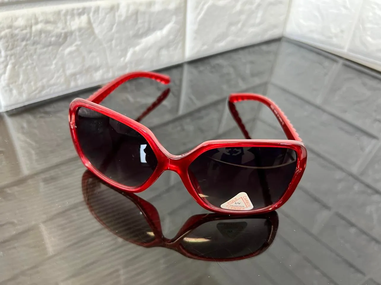 New Designer Rep. Sunglasses, 400 UV Protection! Stylish Gradient Lenses! Red, Retails $40 