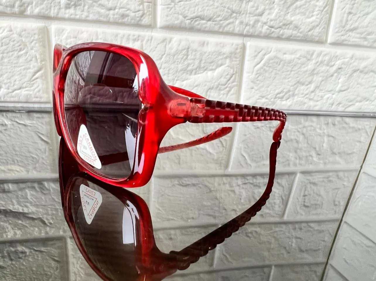 New Designer Rep. Sunglasses, 400 UV Protection! Stylish Gradient Lenses! Red, Retails $40 