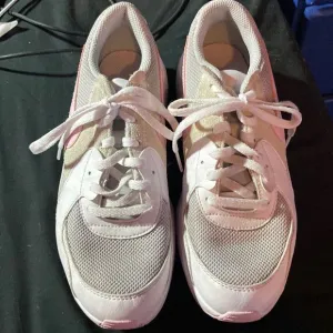 Nike White Air Max Sneakers Size 4.5