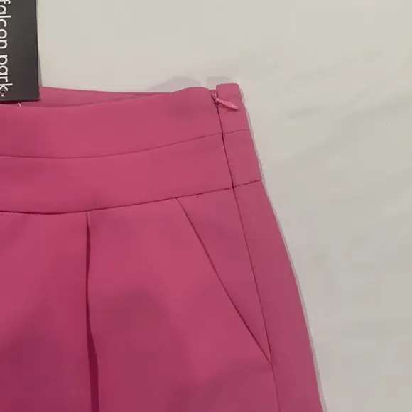 NWT‎ Endless Rose Waist Band Detail Shorts