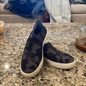 Rothy’s Original Slip-On Sneak grey camouflage