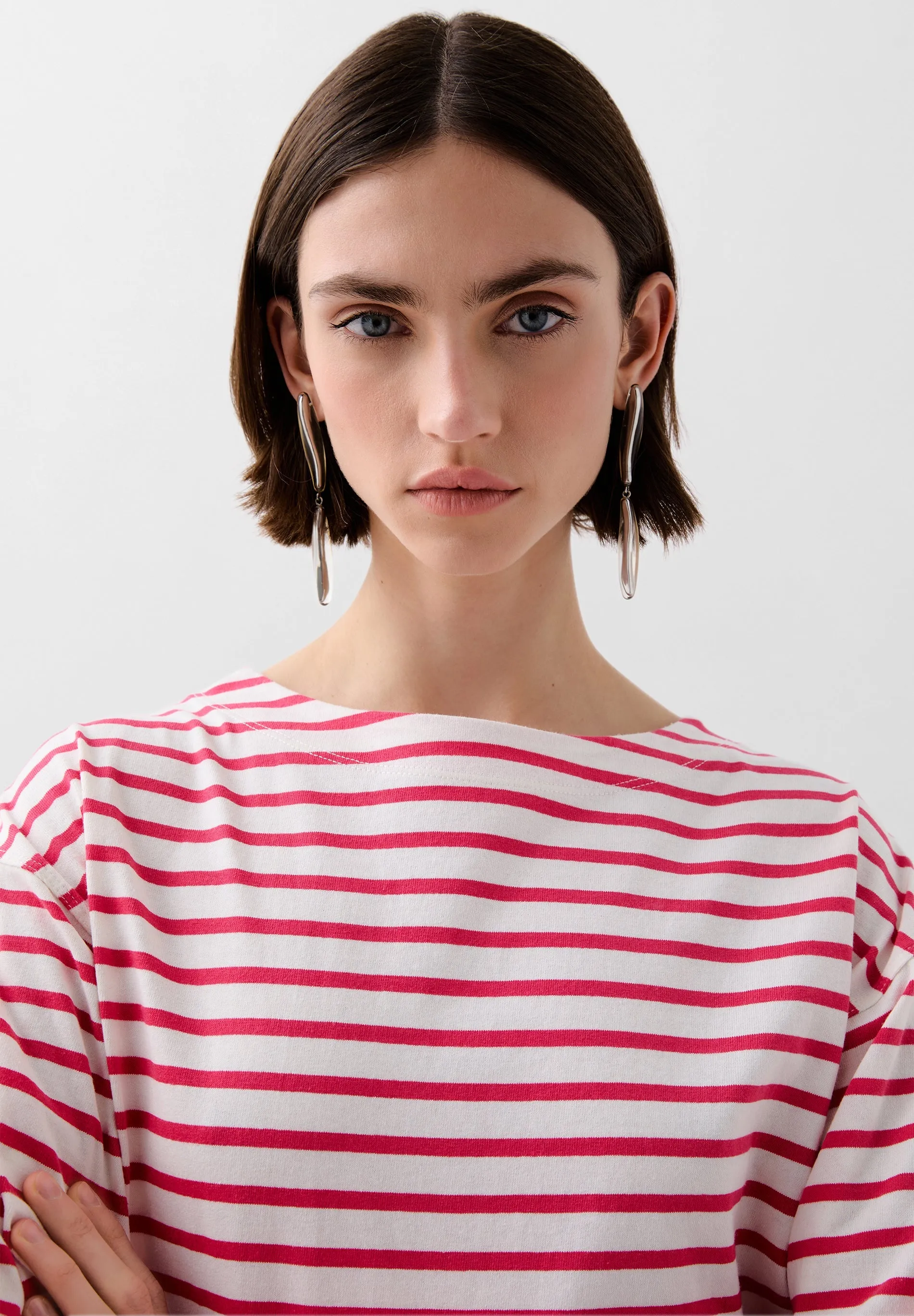 T-SHIRT ÀS RISCAS RELAXED