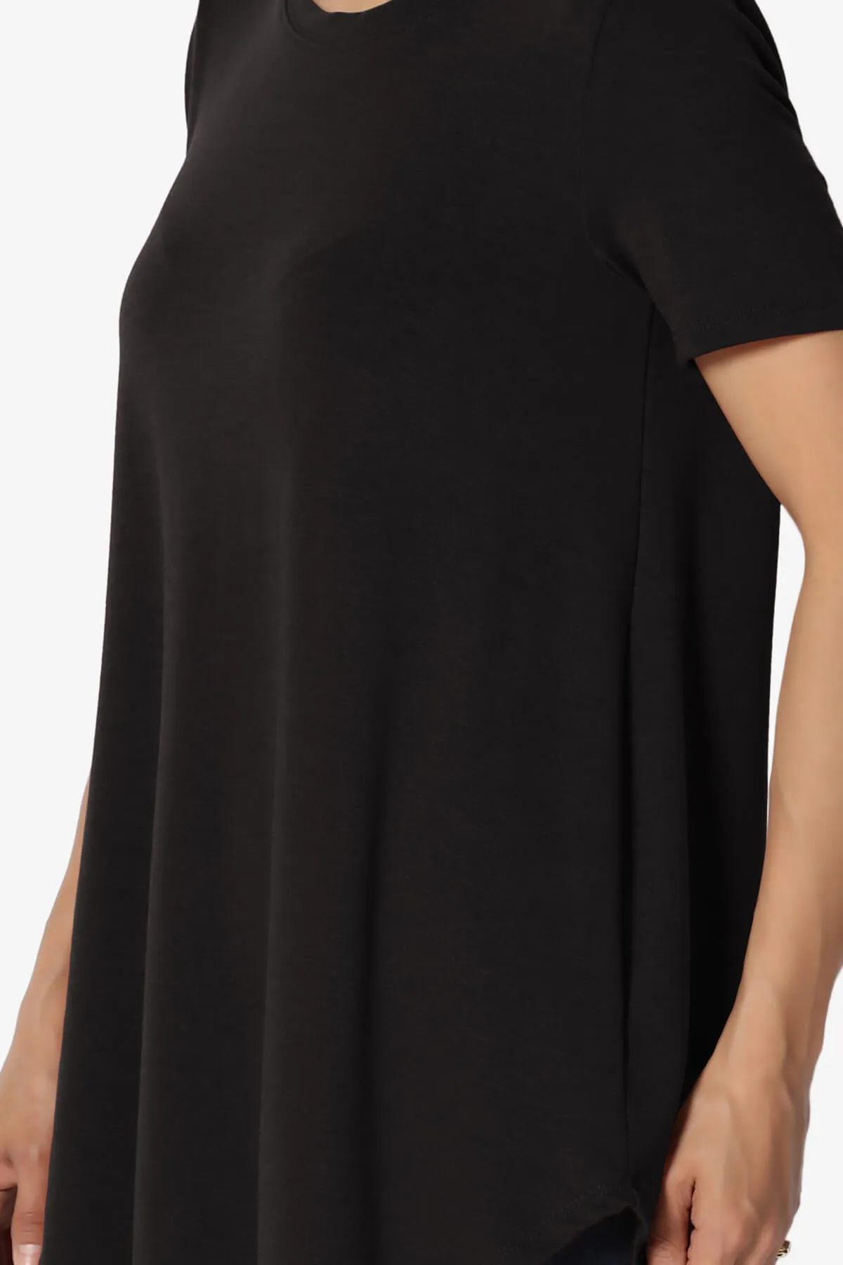 Tristan Essential Short Sleeve Round Hem Top PLUS
