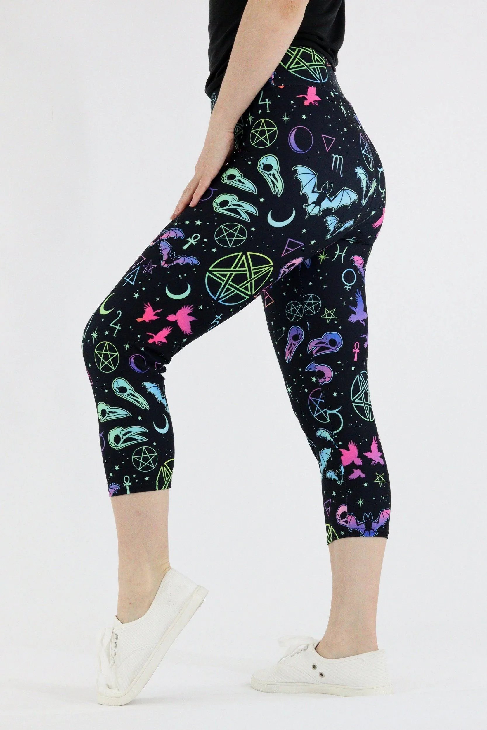 Witch Craft - Casual Capri Leggings